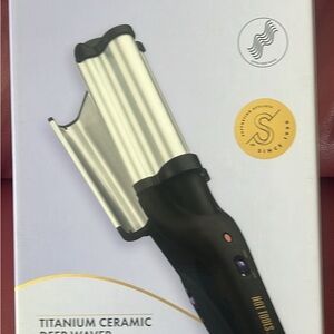 Helen of Troy Hair Waver - Black and Silver